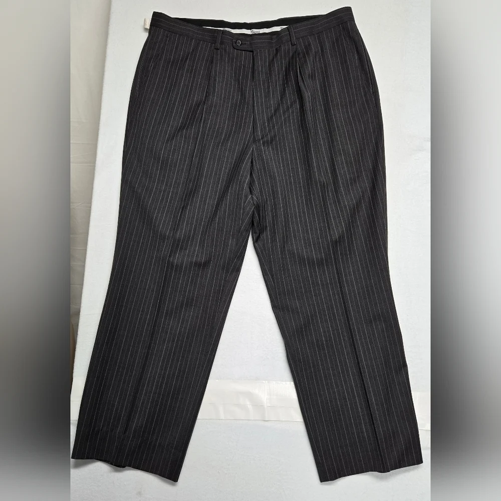 Karako Charcoal Pinstripe Suit Wool 40 May Have Been Altered See Measurments